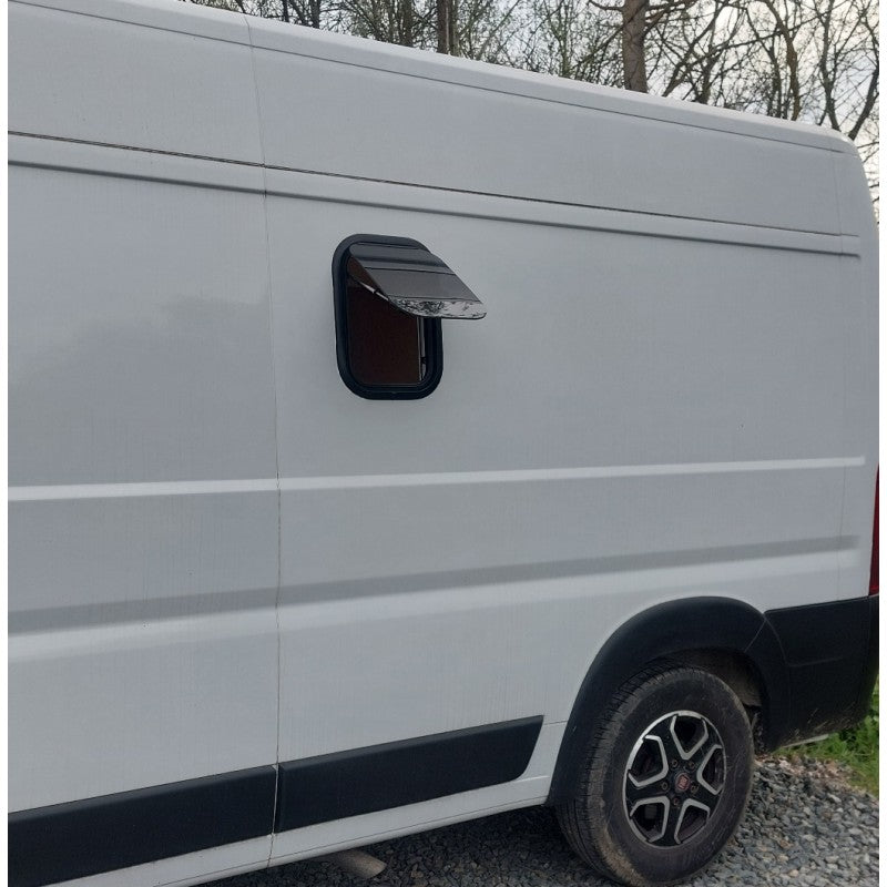 Carbest RW Van réf. 31911 – visuel représentatif de la gamme, baie 280 × 380 mm installée sur fourgon