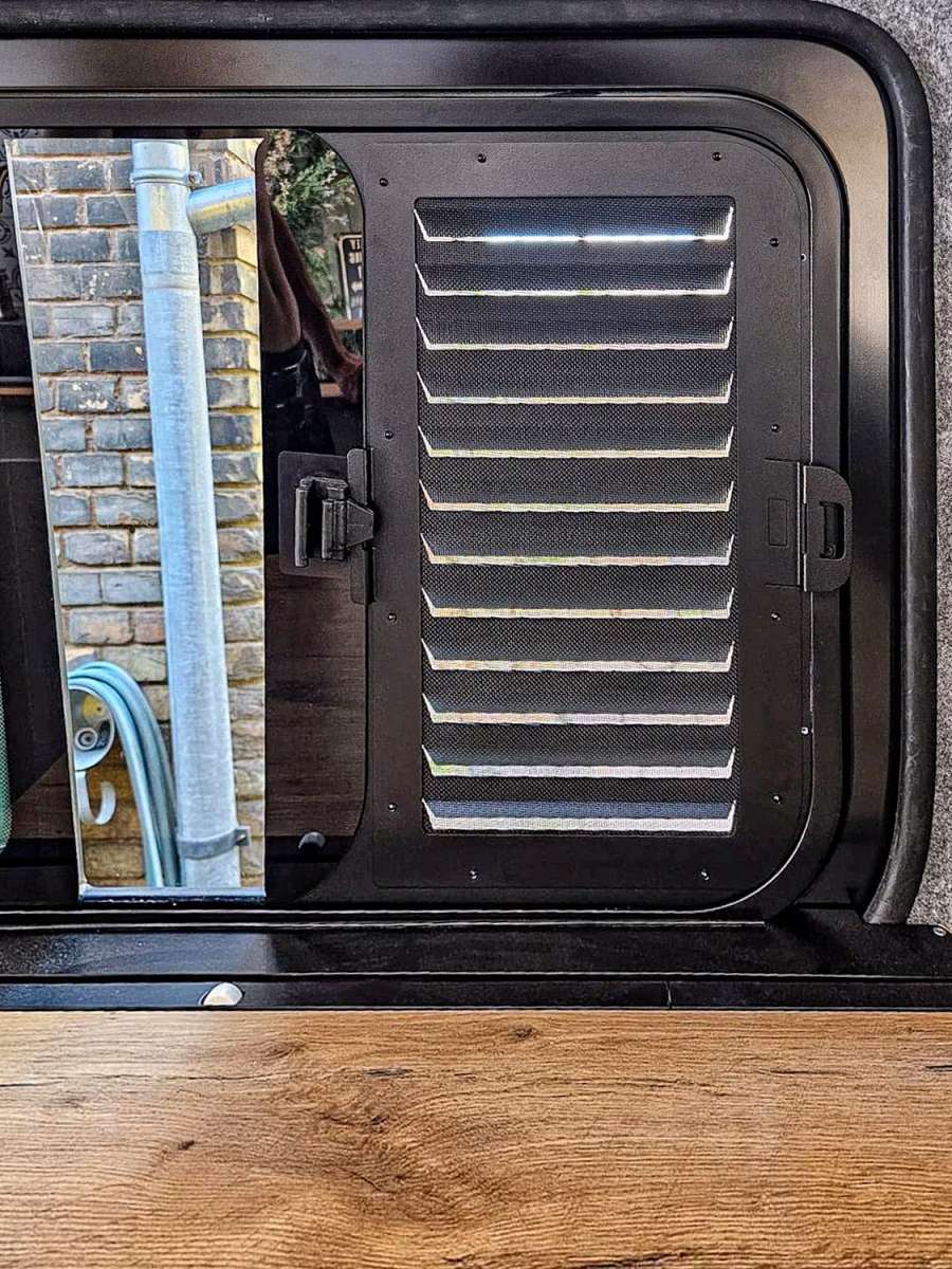 Carbest AIRvent Mercedes Sprinter 2007+ côté conducteur réf. 461617