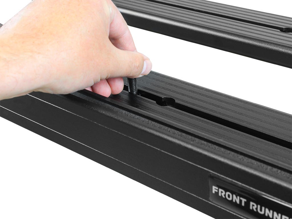 Galerie de toit Front Runner Slimline II – Mitsubishi Pajero L040 (1982-1990) – Front Runner KRMP023T – vue 4